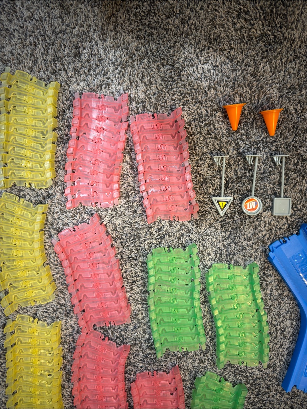 As Seen On TV Magic Tracks Glow Crash Set - Blue, Green, Yellow, Pink - Picture 9 of 10